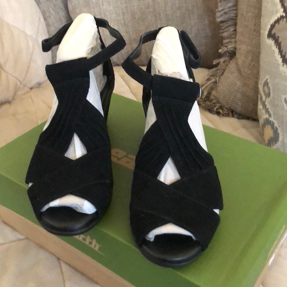 NWT...Earth suede peep toe wedge sandals.